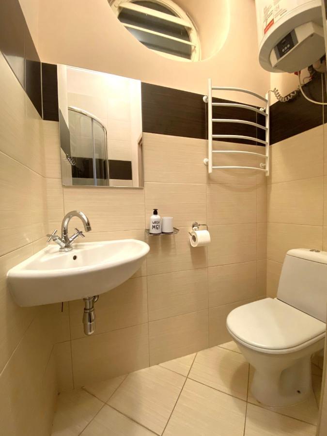 Family Apartment Lviv Exterior photo